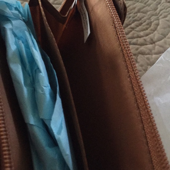 NWOT  Large Mundi wallet   Beige color🌷🌷🌷🌷 - Picture 5 of 5